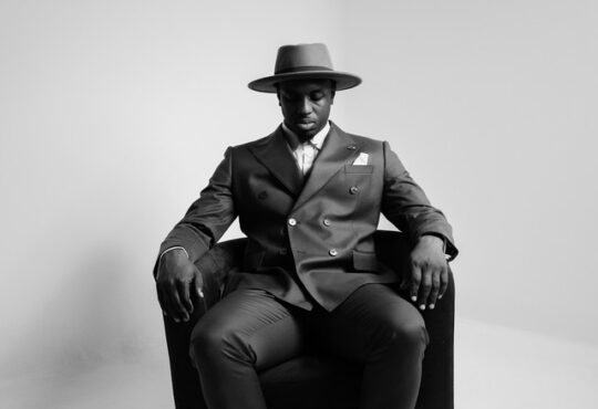 Deejay Poco_ft_ Real GUNS - Elegante